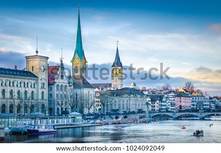 Stockfoto: Zurich Switzerland - View Of The Old Town With The Limmat River