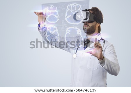 ストックフォト: Physician Using Vr Headset