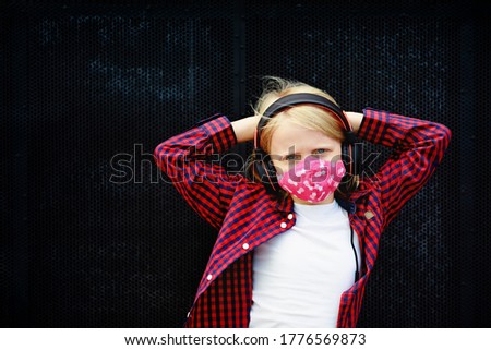 Stok fotoğraf: Photo Of Modern Cheerful Family With Children Wearing Sunglasses