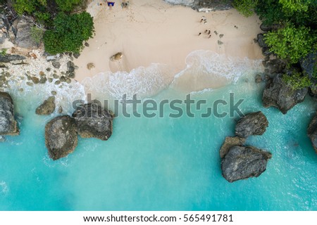 Foto d'archivio: Top Aerial View Of Beauty Bali Beach Empty Paradise Beach Blue Sea Waves In Bali Island Indonesia