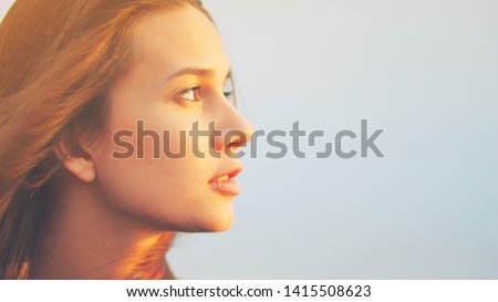 Foto stock: Girl Portrait On The Side Of A Sea