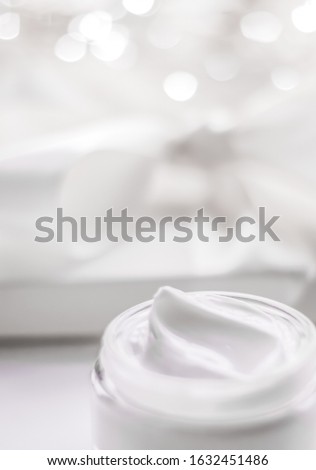 Stock foto: Facial Cream Moisturizer Jar On Holiday Glitter Background Mois