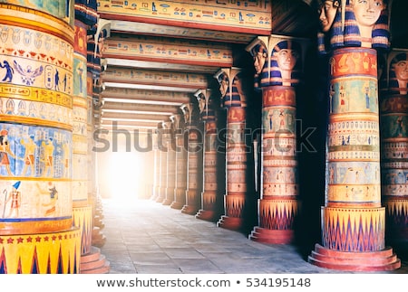 Foto stock: Hieroglyphic Carvings In Ancient Egyptian Temple