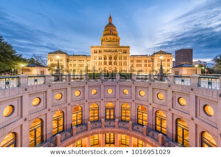 Foto stock: Dificio · del · Capitolio · Estatal · en · el · centro · de · Austin, · Texas