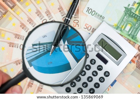 Hesap Makinesi ve Büyüteçli Euro Notları Stok fotoğraf © alekleks