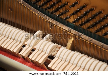 Foto stock: Old Piano Inside Mechanics