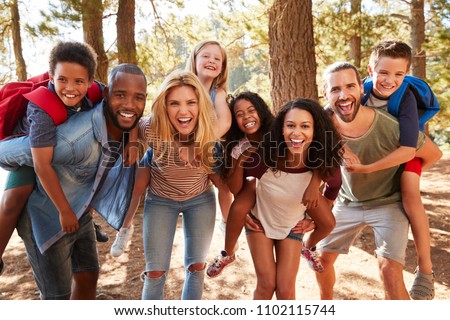 Foto d'archivio: Portrait Of Happy And Friendly Family