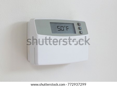 Stockfoto: Vintage Digital Thermostat - Covert In Dust - 50 Degrees Fahrenh