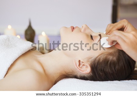 Stockfoto: Relaxed Woman With A Deep Cleansing Nourishing Face Mask Applied