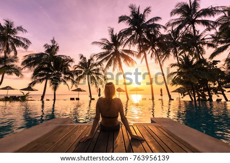 Foto stock: Woman On Tropical Caribbean Vacation Relaxing