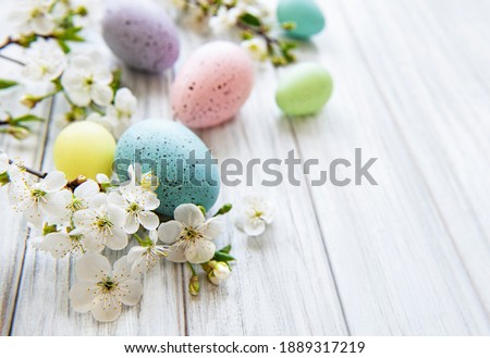Decorative Wooden Easter Eggs With Green Branch On A Beautiful L Foto stock © almaje