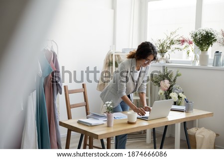 Foto d'archivio: Electronic Collection - Laptop Keyboard The Focus On The Enter