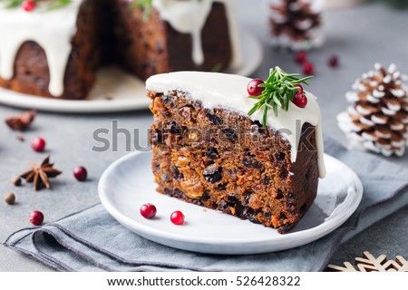 Foto stock: Traditional Christmas Fruit Cake Pudding With Marzipan And Cranberry