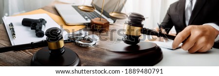 Foto stock: Tribunal Attorney Lawyer Working With Documents And Wooden Gavel