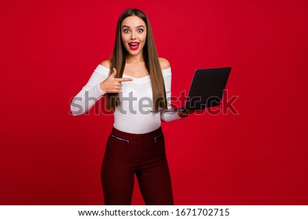 Zdjęcia stock: Fashionable Girl In A White Sweater And Checkered Pants Natural Lifestyle Portrait Of Girl Emoti