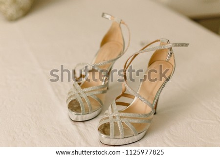 Foto d'archivio: Wedding Shoes On Their Wedding Isolated In A Room