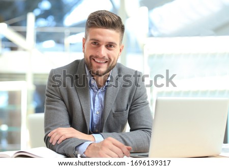 Zdjęcia stock: Image Of Caucasian Businessman 30s Smiling And Holding Jacket Ov