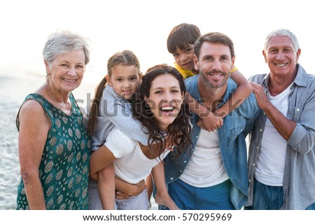 Stockfoto: Happy Family Posing Together