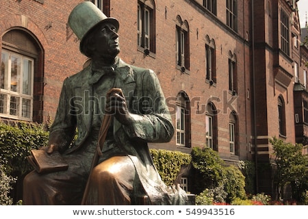 Foto d'archivio: Monument Of Hans Christian Andersen In Copenhagen Denmark