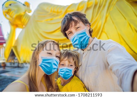Foto stock: Happy Tourists Mother And Son On Background Oflying Buddha Statue Banner Long Format