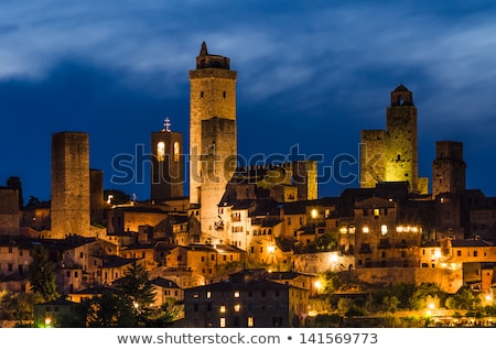 Foto stock: San Gimignano  Small Walled Medieval Hill Town In The Tuscany