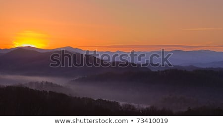 Stockfoto: Early Morning Sunrise Over Blue Ridge Mountains