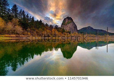 Stok fotoğraf: Beacon Rock View From Boat Dock