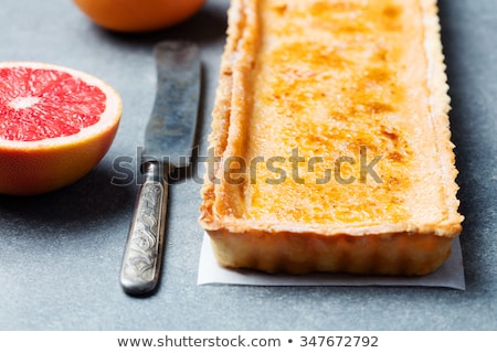 Foto stock: Creme Brulee Grapefruit Custard Tart