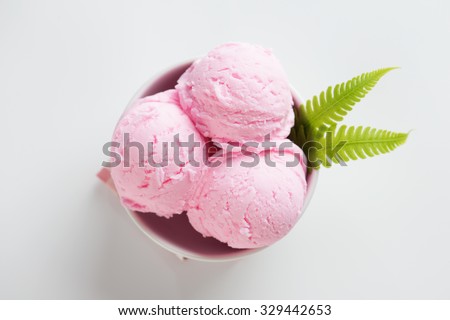 Foto d'archivio: Ice Cream Fresh Cherry Raspberry Strawberry Cranberry Red Sorbet Scoop Black Stone Background