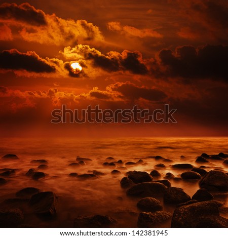 Fantastic Bright Orange Sunset On Tropical Ocean - Square Landsc Stockfoto © pzAxe