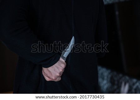 Foto stock: Evil Man Hold Shiny Knife Killer In Action