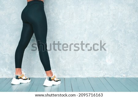 Zdjęcia stock: Sexy Shapely Woman With A Tanned Body