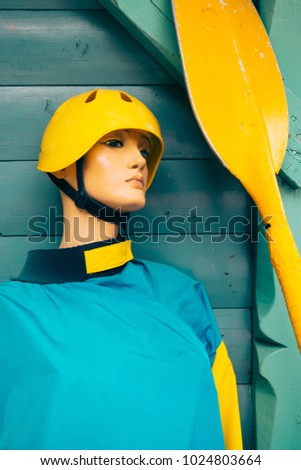 Foto stock: Mannequin With Kayaking Equipment