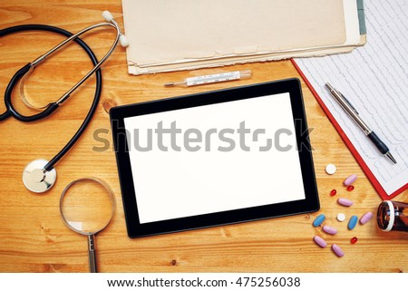 Foto stock: General Medical Practitioner Work Desk Doctors Workspace Top