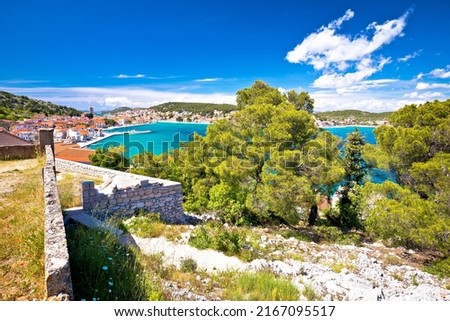 Coastal Town Of Tisno Aerial Panoramic View Bridge To Island Of Foto stock © xbrchx