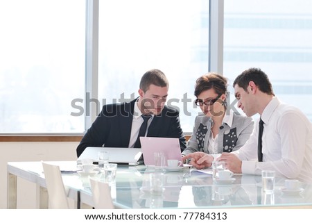 Young Business People Group Have Meeting And Have Discusion Abou Foto stock © dotshock