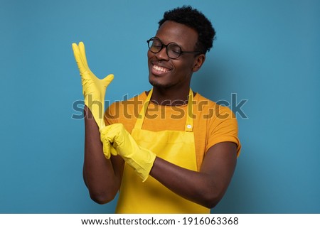 Man Doing The Housework Foto stock © Koldunov