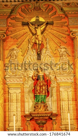 Foto stock: Basilica Cross Mary Statue Mission Santa Barbara California