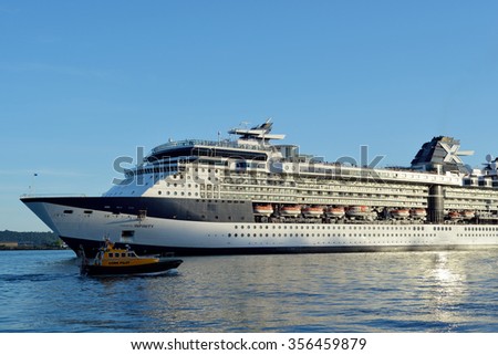 Stock fotó: Celebrity Infinity Cruise Ship Leaving Cobh