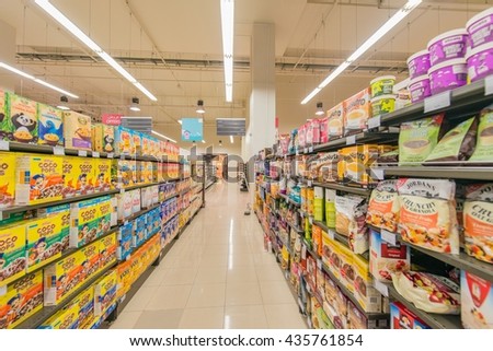 Foto stock: Dubai - January 7 2014 Dubai Supermarket Waitrose On January 7