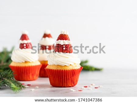 Stock fotó: Christmas Frosting Cupcakes