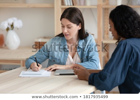 [[stock_photo]]: Rendre · des · notes