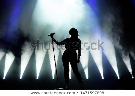 Foto d'archivio: Girl Singer