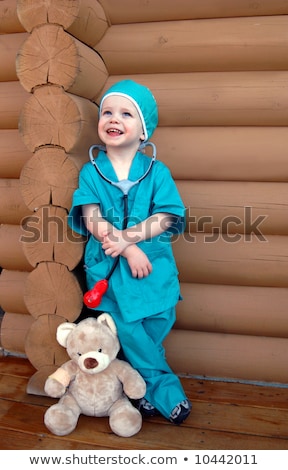 [[stock_photo]]: Eune · médecin · de · sexe · masculin · se · détendre · dans · sa · cabine