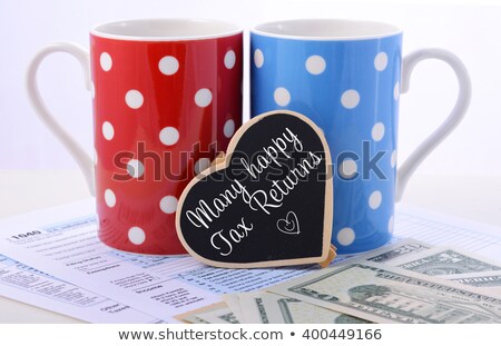 Foto stock: Income Tax Filing Coffee Break
