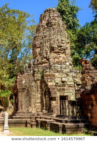 Stockfoto: Buddha Face At Ta Prohm Temple Entrance Gate Angkor Wat Complex