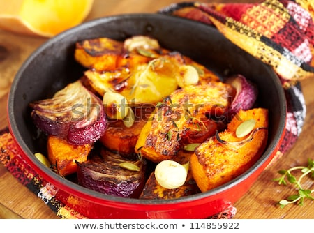 Imagine de stoc: Roasted Pumpkin And Onion Vegetable Garnish