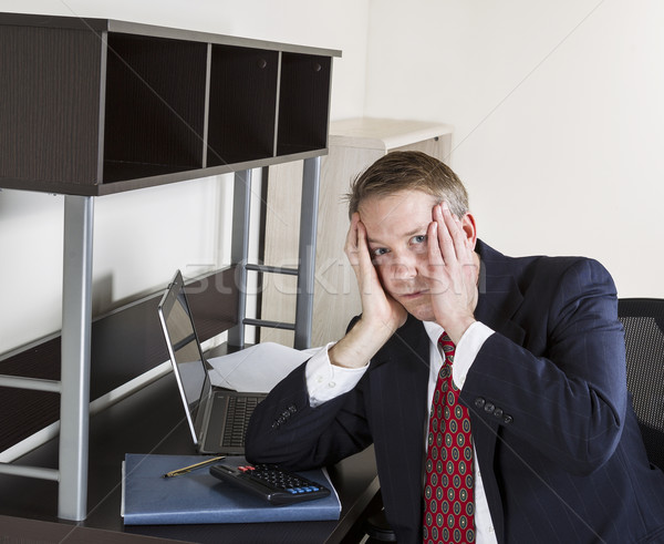 Volwassen man werk uit computer calculator Stockfoto © tab62