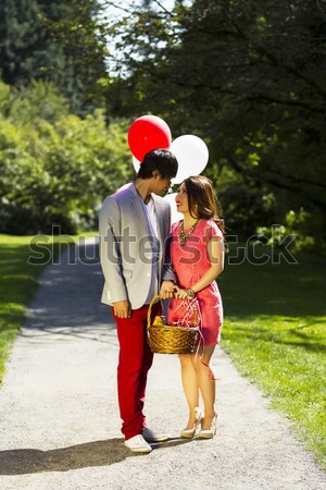 Foto stock: Amantes · picnic · vertical · foto · Pareja