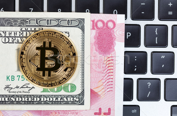 Bitcoin moeda teclado misto papel moeda ouro Foto stock © tab62